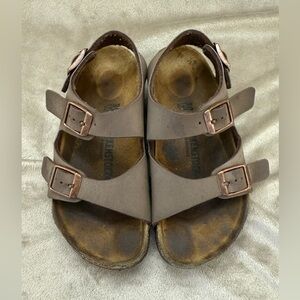 Birkenstock Roma Brown Sandals with Adjustable Straps and Cork Footbed